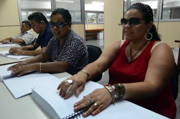 O Senado Notícias em braile tem a tiragem mensal média de 150 exemplares - Ana Volpe/Agência Senado
