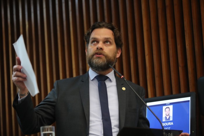 “Precisamos verificar a regulamentação dessa Lei para fortalecer o combate ao vetor dessas doenças e evitar novos surtos”, afirmou Goura. / Créditos: Orlando Kissner/Alep