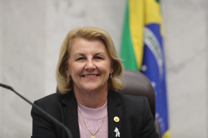 “A Central Saúde Já vem contribuindo muito com a qualidade e o fluxo de atendimento da população desde 2020, quando foi especialmente importante para garantir atendimento e encaminhamentos dos casos de covid-19”, diz a deputada. / Créditos: Orlando Kissne