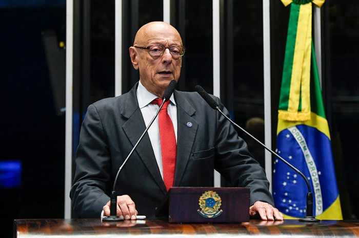 Senador destacou qualidade do Aeroporto de Florianópolis e pediu mais investimentos no de Navegantes - Jefferson Rudy/Agência Senado