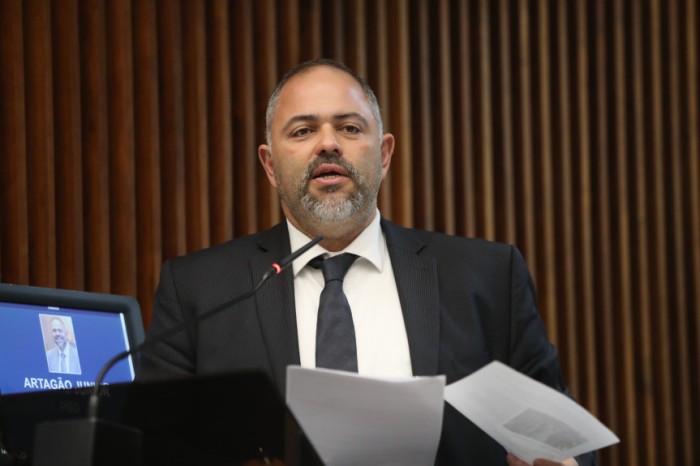 “A Corregedoria aguarda documentação necessária para agir com a responsabilidade e equilíbrio em um momento como este, mas também com a firmeza e objetividade que a situação exige”, afirmou o deputado Artagão Junior (PSD), corregedor da Casa. / Créditos: 