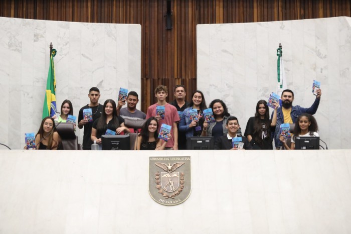 Os estudantes tiveram a oportunidade de visitar o Plenário da Casa. / Créditos: Orlando Kissner/Alep
