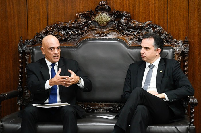 O ministro Alexandre de Moraes e Rodrigo Pacheco em encontro no Senado, nesta terça - Marcos Oliveira/Agência Senado