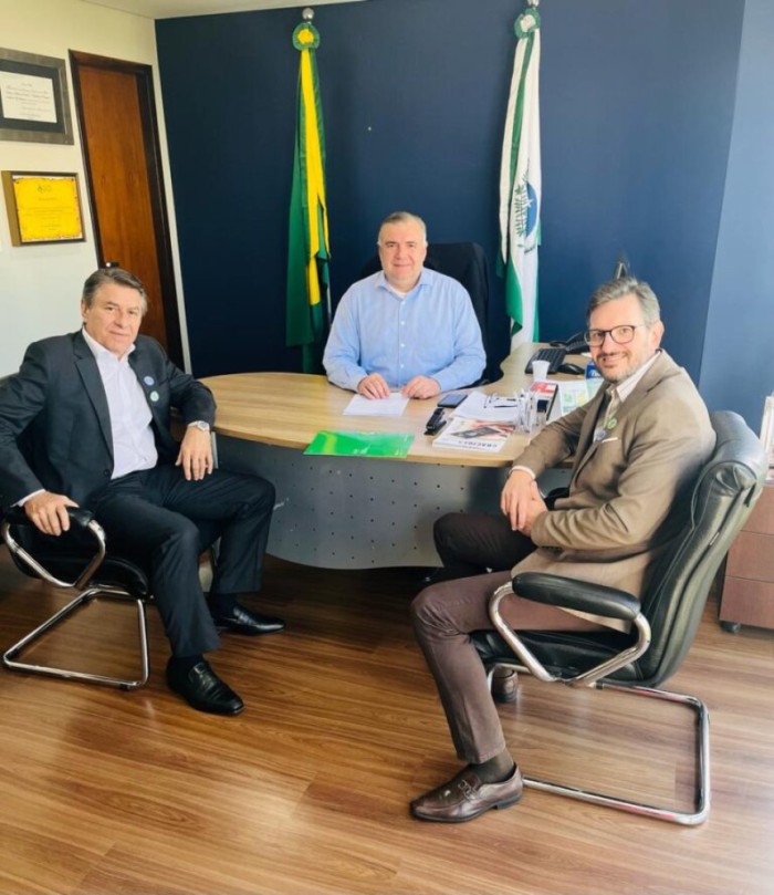 Na quarta-feira (3), o deputado Ney Leprevost (União) recebeu o diretor Administrativo e Financeiro da Unimed, doutor Alexandre Gustavo Bley, e o presidente da Unimed Paraná, Dr. Paulo Roberto Fernandes Faria. / Créditos: Divulgação/Assessoria Parlamentar