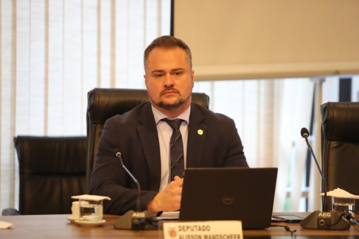 O deputado Alisson Wandscheer (SD) é líder do Bloco Parlamentar da Neurodiversidade da Assembleia. / Créditos: Valdir Amaral/Alep