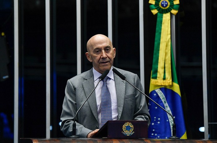 Senador, que é médico, afirmou que a vacinação salva vidas e já erradicou doenças no país - Foto: Roque de Sá/Agência Senado