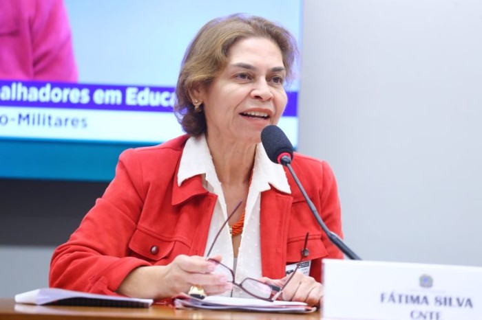 Fátima Silva: a presença de militares nas escolas fere a liberdade de aprender e ensinar - (Foto: Bruno Spada/Câmara dos Deputados)