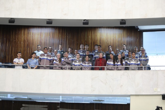 Os alunos também acompanharam a sessão plenária desta quarta-feira (24). / Créditos: Valdir Amaral/Alep