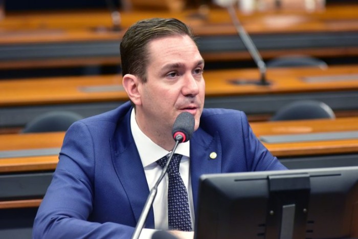 Eduardo Bismarck recomendou a aprovação da proposta - (Foto: Zeca Ribeiro / Câmara dos Deputados)