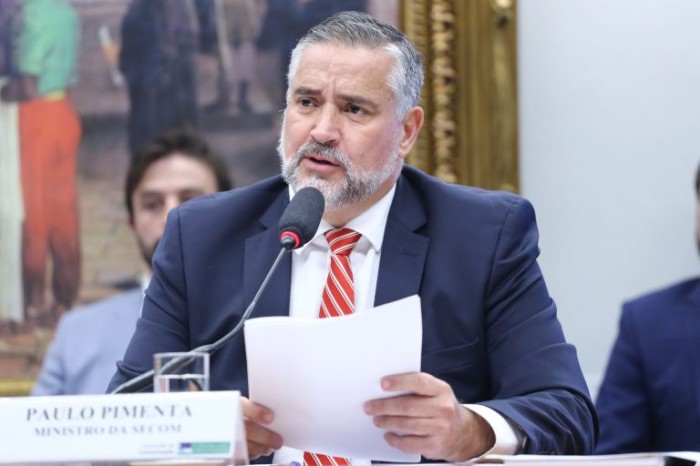 Paulo Pimenta: governo não trabalha com influenciadores pagos - (Foto: Vinicius Loures/Câmara dos Deputados)