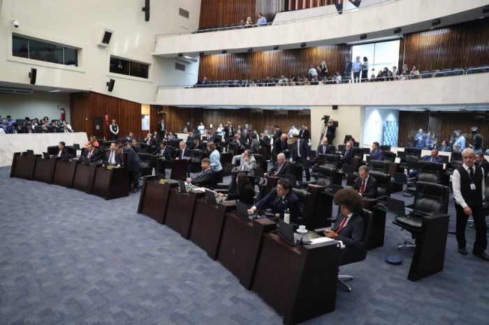 Entre as propostas da Oposição estão medidas que limitam o volume de recursos que o governo pode utilizar para a livre movimentação do orçamento sem autorização prévia do Poder Legislativo / Créditos: Orlando Kissner/Alep