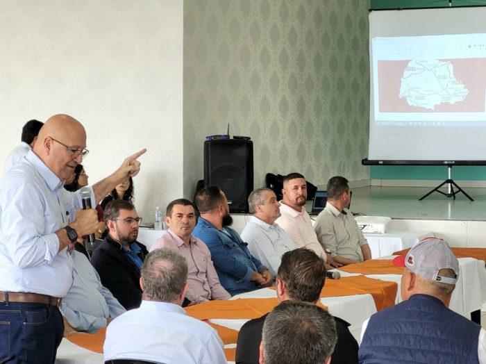 “Tem que haver uma mobilização da sociedade, senão nada acontece”, sustentou o deputado Romanelli durante o encontro. / Créditos: Divulgação