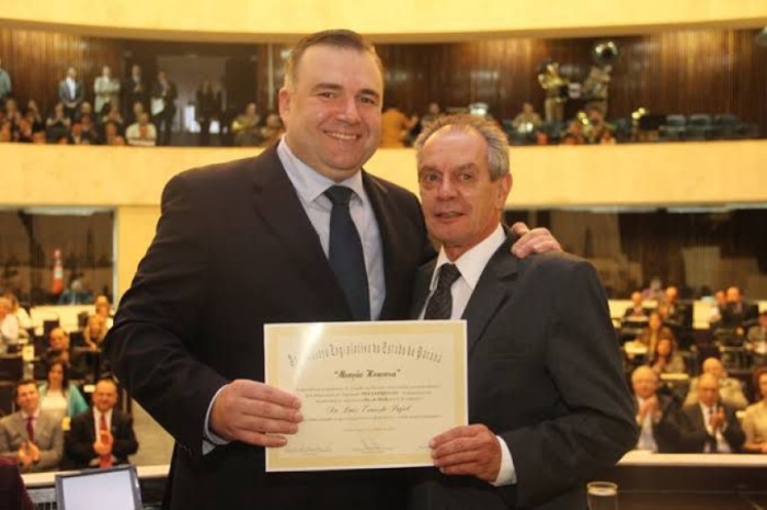 O deputado Ney Leprevost, presidente da Frente Parlamentar da Medicina na Assembleia Legislativa, lamentou, com profundo pesar, o falecimento do médico pediatra Luiz Ernesto Pujol. / Créditos: Divulgação