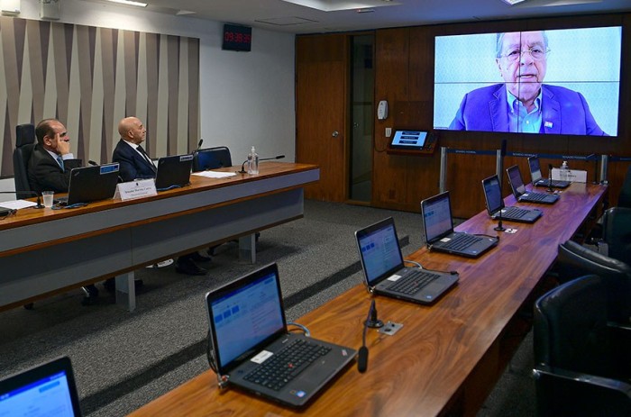 O senador Jayme Campos foi o relator do PL 1.425/2022