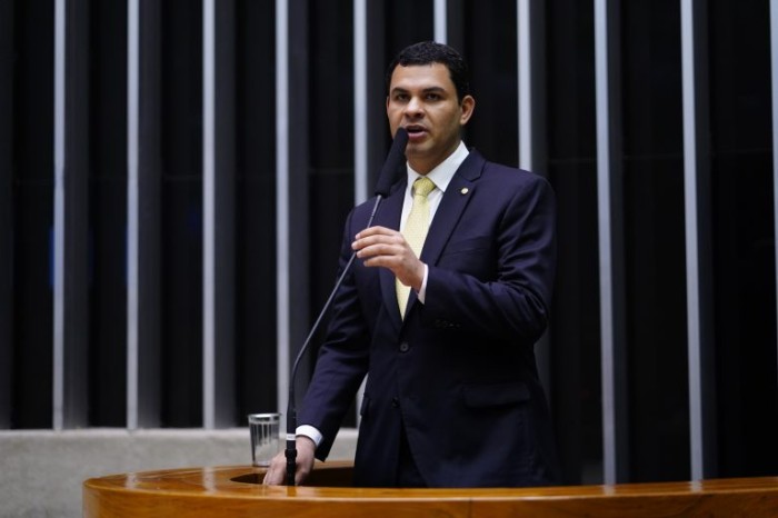 O autor da proposta, deputado Saullo Vianna - (Foto: Pablo Valadares/Câmara dos Deputados)