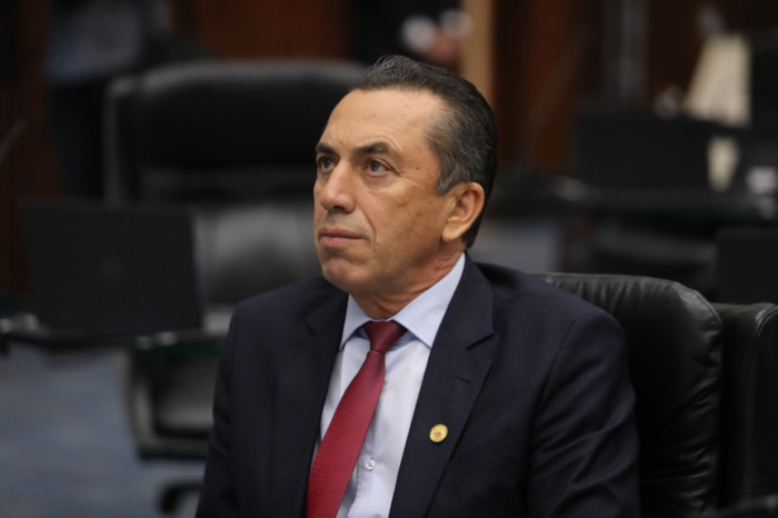 “A população idosa vem crescendo. Por isso é preciso observar este aspecto, difundindo e disseminando a importância dos cuidados com idosos dentro de casa. Isso evita acidentes e o sofrimento da pessoa idosa. Além disso, libera o setor público de possívei
