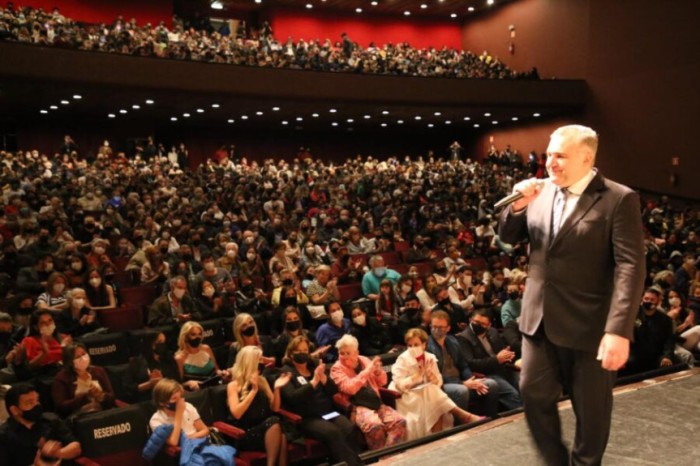 De acordo com o deputado, que é católico, a ideia é promover a diversidade religiosa e valorizar, reconhecer e incentivar o trabalho dos pastores que se dedicam na firme missão de ajudar os fiéis através dos ensinamentos bíblicos, praticando ações sociais