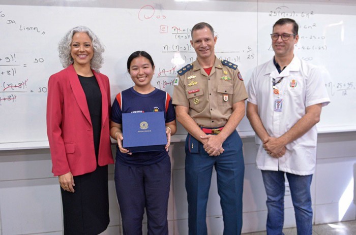 Aluna do Colégio Militar Dom Pedro II, Maria Paula Mayumi será a jovem senadora pelo DF neste ano
