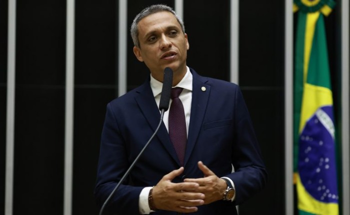 Gustavo Gayer defende criação da data para garantir respeito a estudantes e suas família - (Foto: MyKe Sena/Câmara dos Deputados)