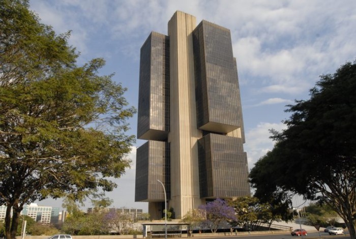 Entidades são reguladas por normas do Banco Central (foto) e da Comissão de Valores Mobiliários - (Foto: Divulgação/Câmara dos Deputados)