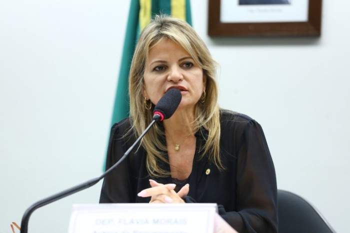 Flávia Morais: 