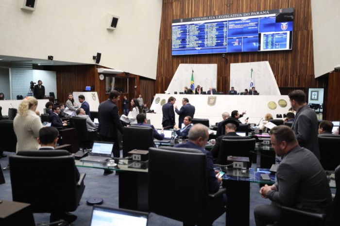 Das oito iniciativas, duas já haviam sido aprovadas na segunda-feira. Seis receberam emendas e foram votadas na Comissão de Constituição e Justiça (CCJ) e em três sessões plenárias nesta terça-feira (4). / Créditos: Orlando Kissner/Alep