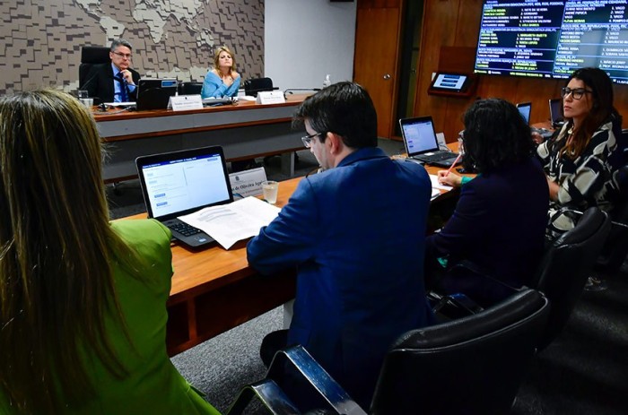 Alessandro Vieira preside a comissão mista que analisa a MP, que garante a construção de escolas; técnicos elogiaram a medida provisória e apresentaram sugestões para facilitar o uso de recursos e sua fiscalização - Foto: Waldemir Barreto/Agência Senado
