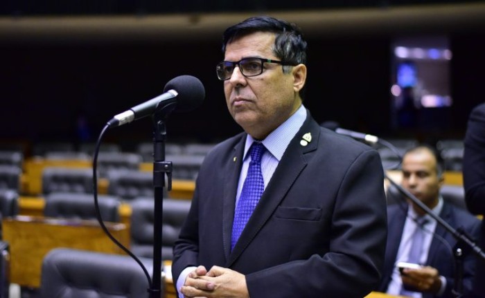 Deputado Prof. Paulo Fernando quer universalizar o apadrinhamento - (Foto: Zeca Ribeiro / Câmara dos Deputados)