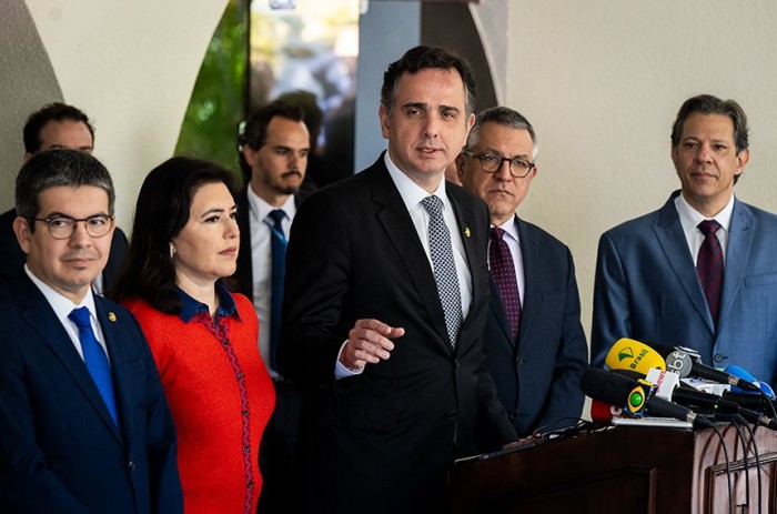 Em reunião com os ministros do Planejamento, Simone Tebet, e do Planejamento, Fernando Haddad, o presidente do Senado, Rodrigo Pacheco, disse que o projeto poderá ser votado em agosto - Foto: Pedro Gontijo