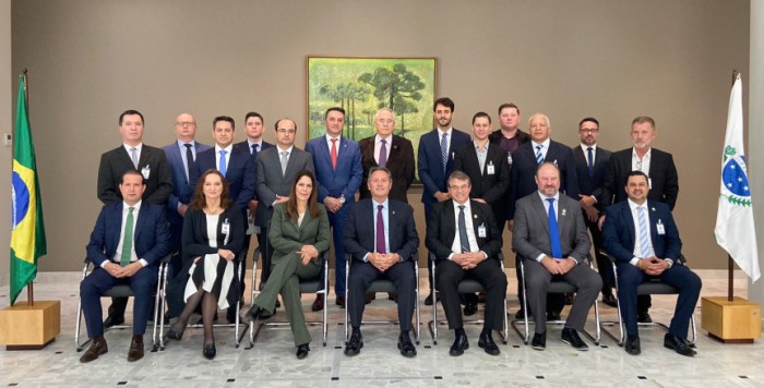 A intenção do encontro foi discutir com a cúpula do Poder Judiciário Estadual a proposta de criação, na Comarca de Toledo, do 2º Juizado Especial Cível, Criminal e da Fazenda Pública e do Juizado Especializado de Violência Doméstica e Familiar contra a Mu