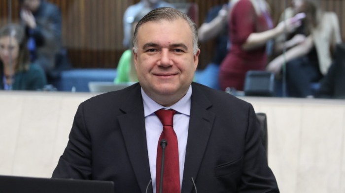 Projeto propõe que empresas paranaenses adotem nos rótulos de seus produtos o “Denuncie a Violência Contra a Mulher – Disque 180”. / Créditos: Orlando Kissner/Alep