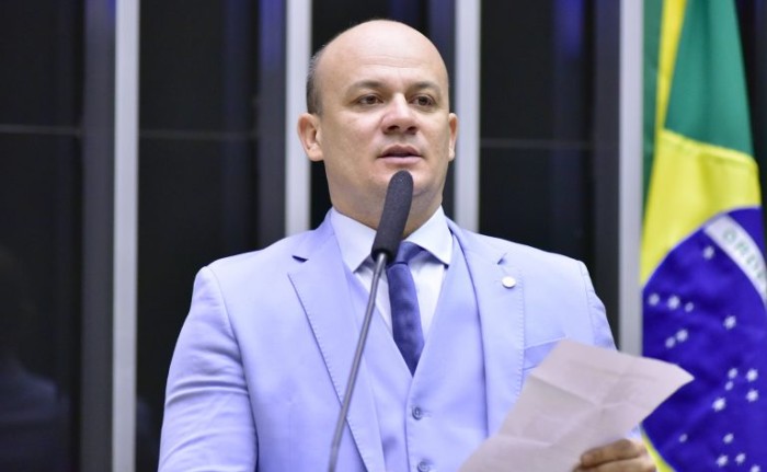 O relator da proposta, deputado Cabo Gilberto Silva - (Foto: Zeca Ribeiro / Câmara dos Deputados)