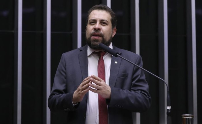Guilherme Boulos recomendou a aprovação da proposta - (Foto: Bruno Spada/Câmara dos Deputados)