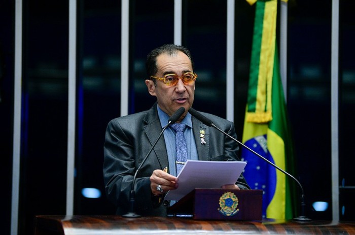 Maior parte (70%) dos servidores públicos brasileiros recebe menos de R$ 5 mil mensais, relatou o senador - Foto: Pedro França/Agência Senado