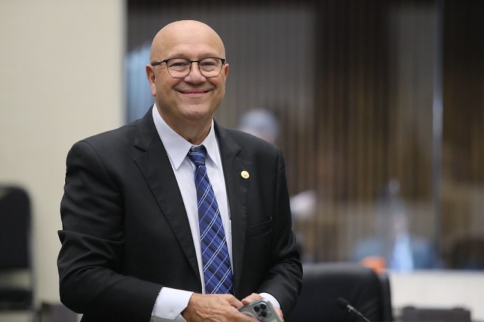 “Com esta proposição, queremos valorizar gente que se destaca nas suas atividades e que contribui com ações fundamentais nas áreas de segurança, saúde, educação e pelo empreendedorismo”, afirmou Romanelli. / Créditos: Orlando Kissner/Alep