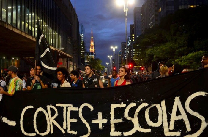 Jovens em protesto nas jornadas de 2013 - Foto: Rovena Rosa/Agencia Brasil