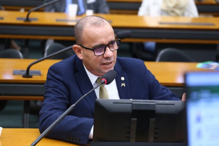 O relator, deputado Sargento Gonçalves, recomendou a aprovação da proposta - (Foto: Vinicius Loures/Câmara dos Deputados)