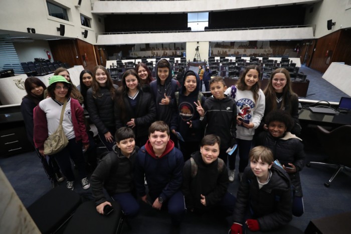 Alunos visitaram o Plenário da Assembleia Legislativa. / Créditos: Valdir Amaral/Alep