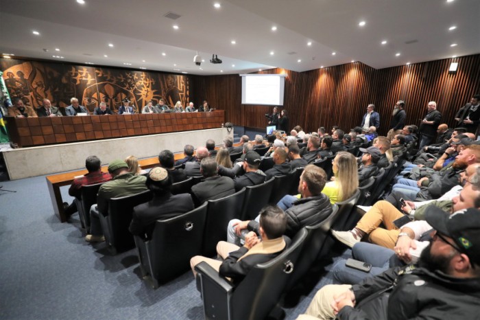 Encontro aconteceu na manhã desta segunda-feira (14), no Plenarinho da Casa. / Créditos: Orlando Kissner/Alep