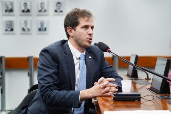 Campos: estatais desempenham papel crucial no desenvolvimento das regiões - (Foto: Pablo Valadares / Câmara dos Deputados)