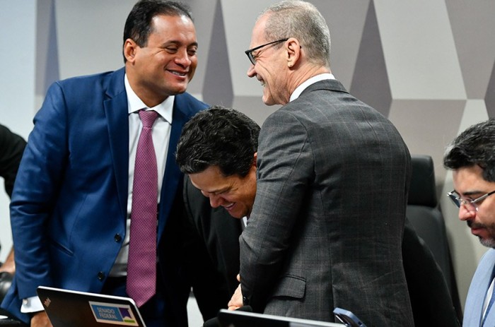 Weverton(esq), relator: CNJ tem papel fundamental para orientar e direcionar a justiça brasileira - Foto: Geraldo Magela/Agência Senado