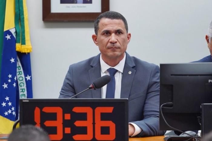 Coronel Assis recomendou a aprovação de substitutivo - (Foto: Will Shutter / Câmara dos Deputados)