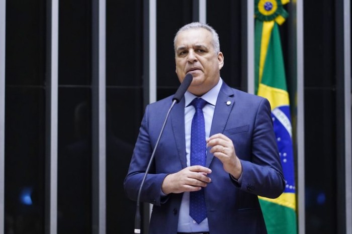 Alfredo Gaspar apresentou substitutivo aos textos em análise - (Foto: Pablo Valadares/Câmara dos Deputados)