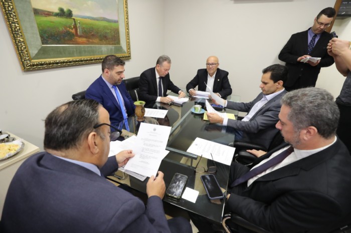 Reunião ocorreu no início da manhã desta quarta-feira (23), na Liderança do Governo. / Créditos: Valdir Amaral/Alep
