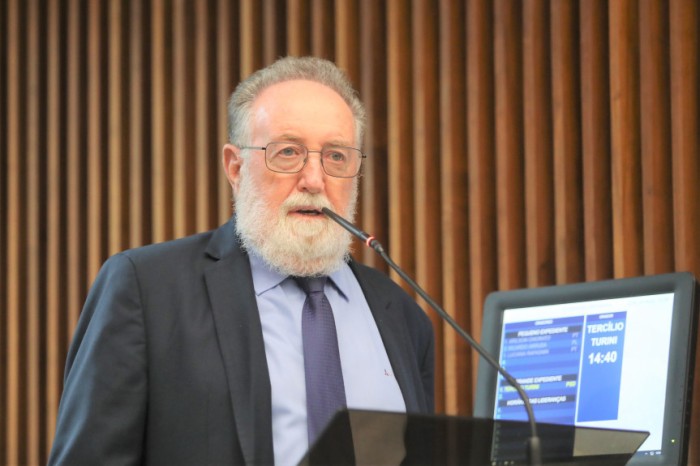 Ele comentou que a conquista de Londrina confirma a relevância do programa Assembleia Itinerante, que leva o Poder Legislativo estadual aos municípios paranaenses para ouvir a comunidade e receber as reivindicações. / Créditos: Orlando Kissner/Alep