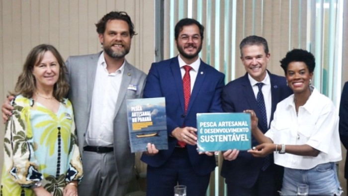 O deputado Goura entregou ao ministro um documento com uma proposta de planejamento estratégico para o setor. / Créditos: Divulgação