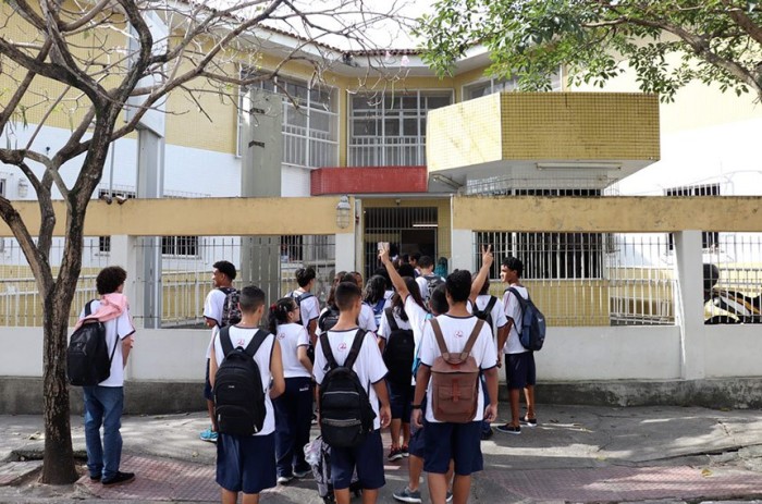 Alunos uniformizados em escola da rede pública de Alagoas - Foto: Sedu-Al