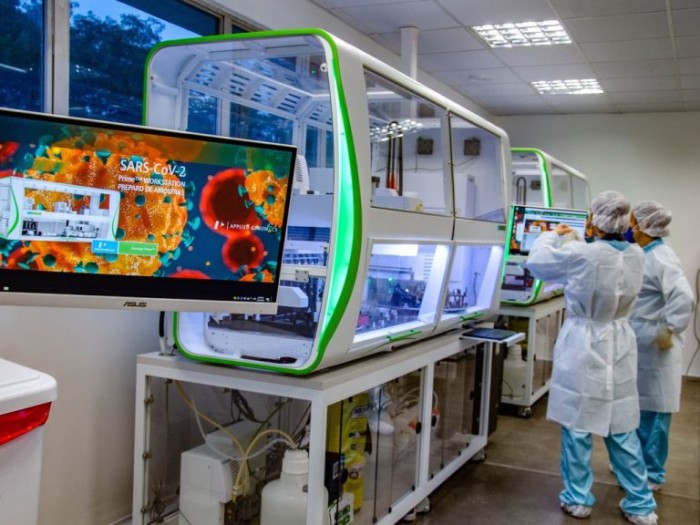 87% dos brasileiros acham que mundo será mais dependente do conhecimento científico - (Foto: Peter Ilicciev/Fiocruz)