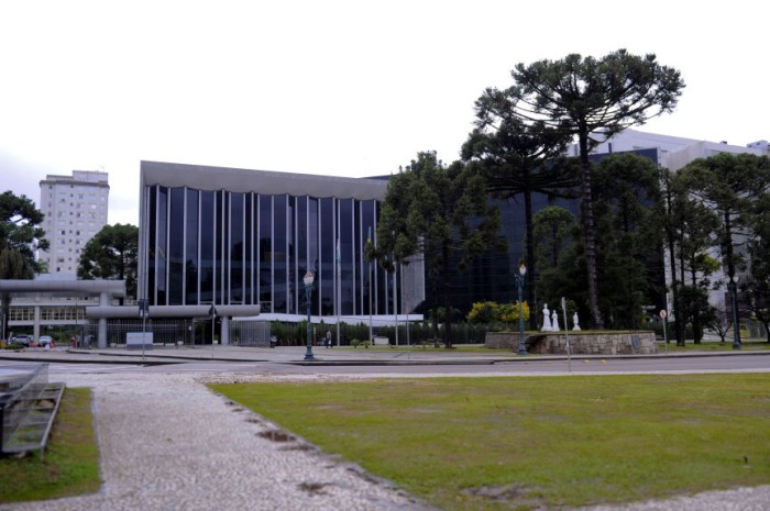 Dois eventos exaltam a criação do estado do Paraná, em 29 de agosto de 1853. Foi quando o Imperador Dom Pedro II assinou a Lei Imperial n° 704, elevando a Comarca de Curitiba à categoria de Província do Paraná - a instalação da nova unidade territorial oc