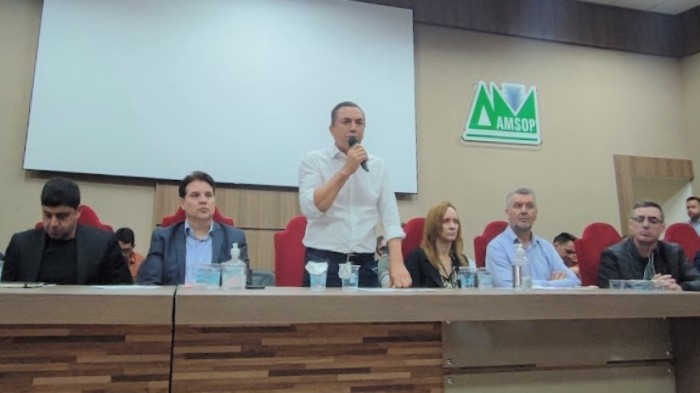 O evento contou com a participação demais de 400 pessoas, entre prefeitos, vereadores, deputados, produtores rurais, lideranças de todo o Sudoeste e representantes de laticínios e cooperativas. / Créditos: Divulgação/Assessoria Parlamentar